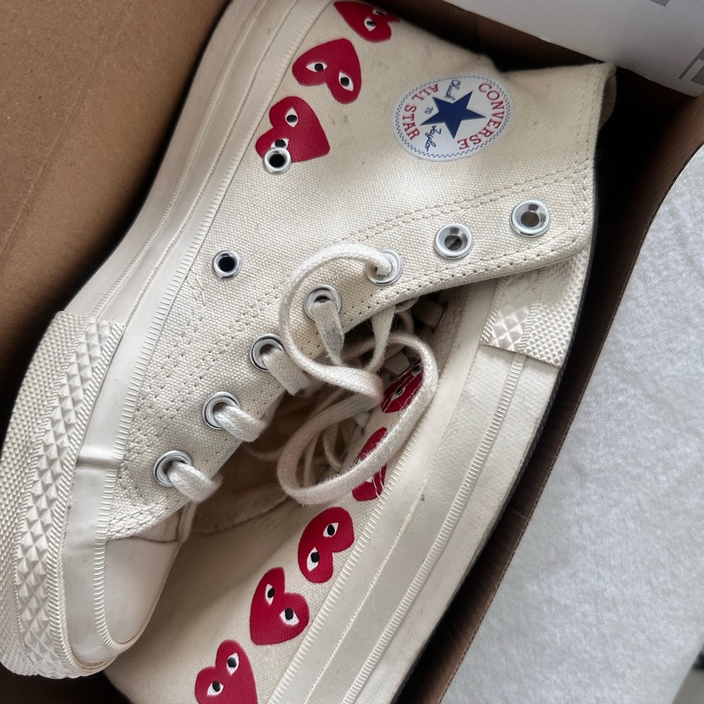 Comme Des Garçons Shoes - Cream with Red Hearts